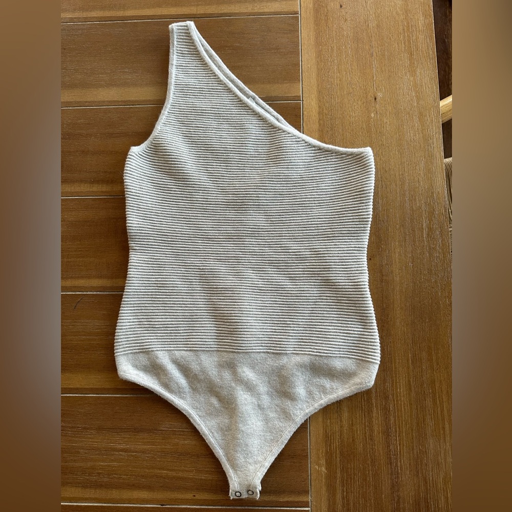 Abercrombie ribbed knit bodysuit. S